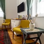 Daire Vaj Bisztro Es Vendeghaz *