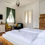 Vaj Bisztro Es Vendeghaz Daire Palkonya