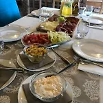 Daire Vaj Bisztro Es Vendeghaz *