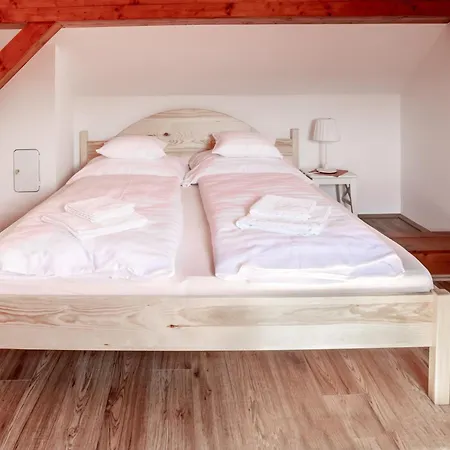 Vaj Bisztro Es Vendeghaz Appartement Palkonya