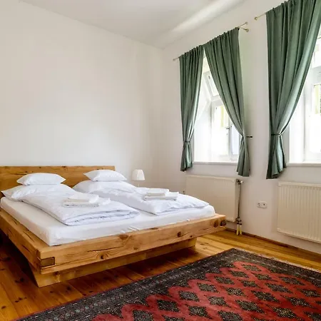 Vaj Bisztró és * Palkonya