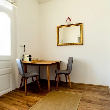 Vaj Bisztro Es Vendeghaz *