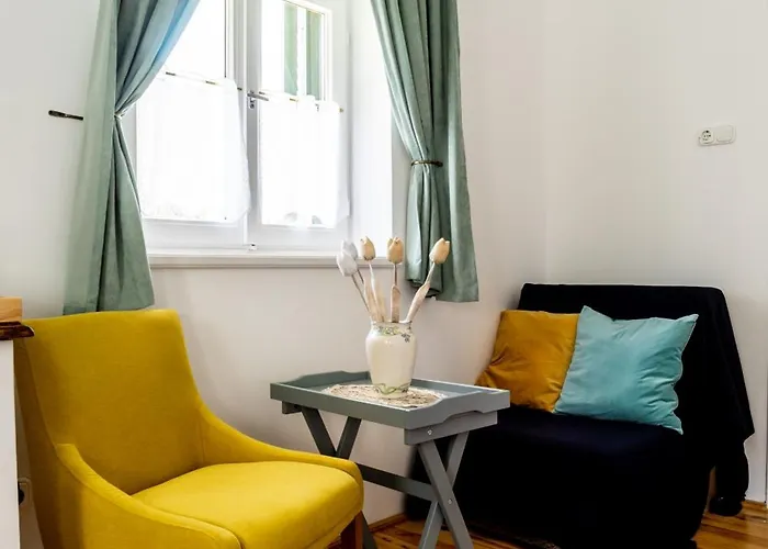 Vaj Bisztró és Apartamento Palkonya
